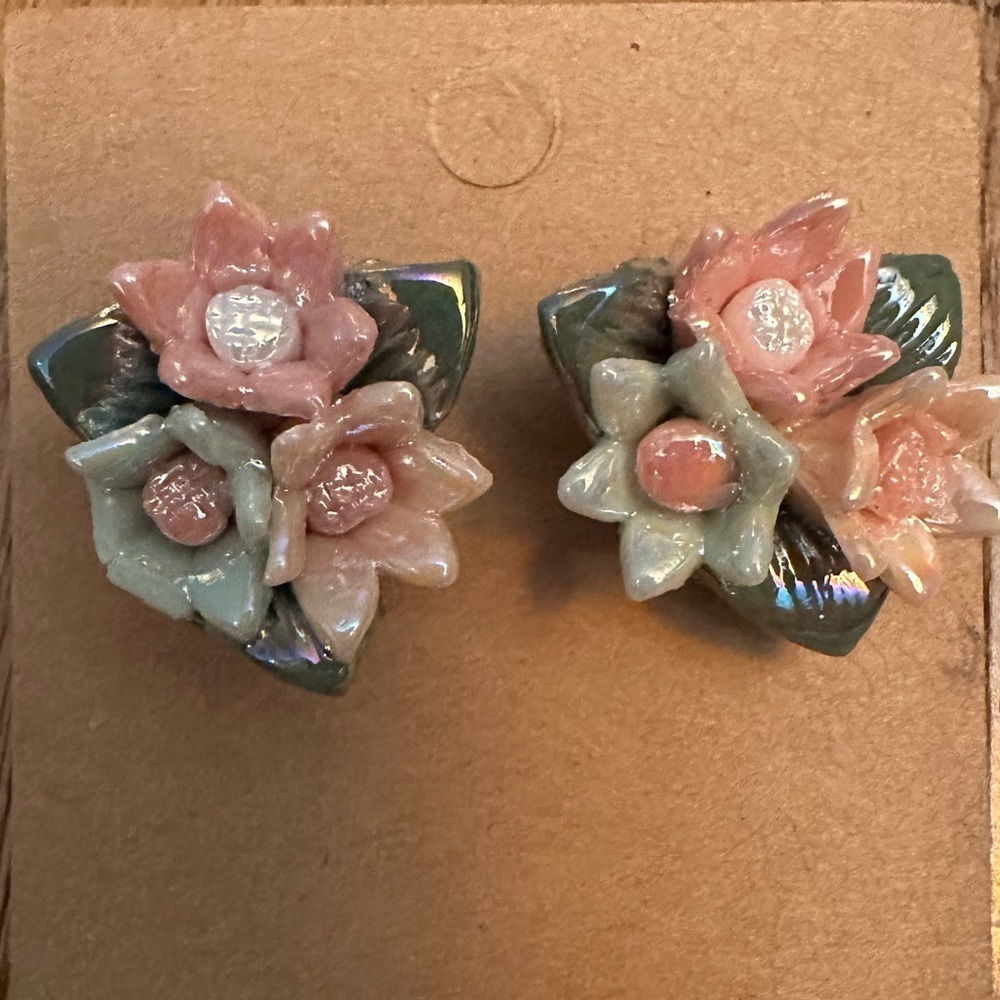 Vintage Porcelain flower post earring.